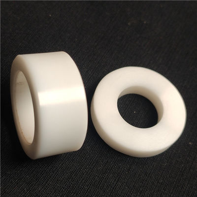 Кольцо zirconia точности CNC подвергли механической обработке токарным станком, который керамическое